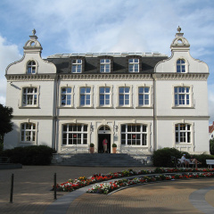 Wer steckt hinter Kulturkreis und VHS - Und um was geht es? Kulturkreis und Volkshochschule Timmendorfer Strand Schleswig Holstein Wer steckt hinter Kulturkreis und VHS - Und um was geht es? Kulturkreis und Volkshochschule Timmendorfer Strand Schleswig Holstein